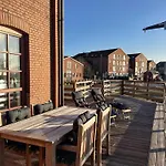 Piratenschiff - First-class Auszeit Mit Privaten Spa, Kamin, Meerblick&gym Apartment